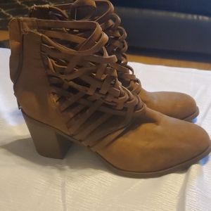 Arizona Heeled Booties
